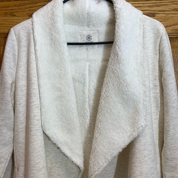 Gaiam ultra soft fleece lined sweatshirt , size extra small - Picture 3 of 9
